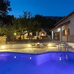 Zoro 3-bedroom With Private Pool And Amazing Panorama וילה *