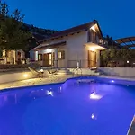 וילה Zoro 3-bedroom With Private Pool And Amazing Panorama *